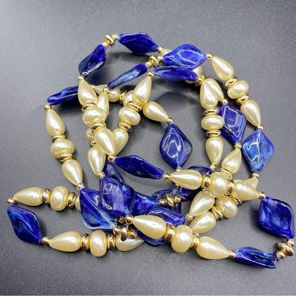 Long Necklace Blue & Faux Pearl Acrylic Beads Over-The-Head Style - Picture 5 of 7